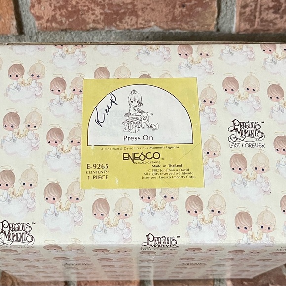 Vtg Precious Moments Press On Figurine w/ Box - Picture 2 of 9